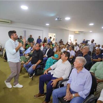 Prefeito Valderico Junior participa de fórum sobre melhorias para o Aeroporto Jorge Amado