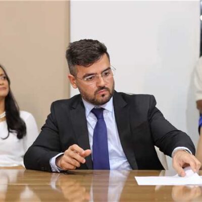Prefeito Valderico Junior cumpre decisão judicial e nomeia servidoras aprovadas no concurso de 2016