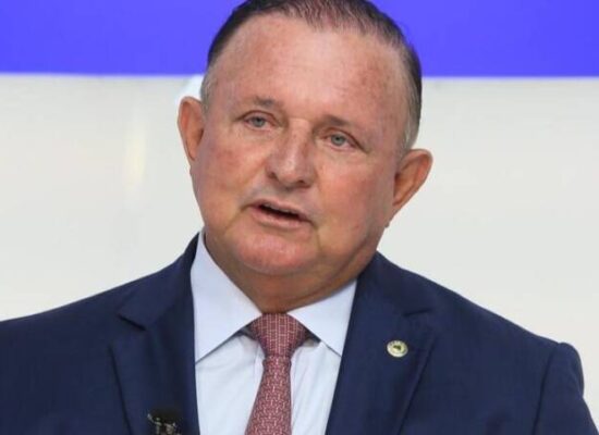 Adolfo Menezes nega acordo para reeleição na Assembleia e defende consenso para escolha do 1° vice-presidente