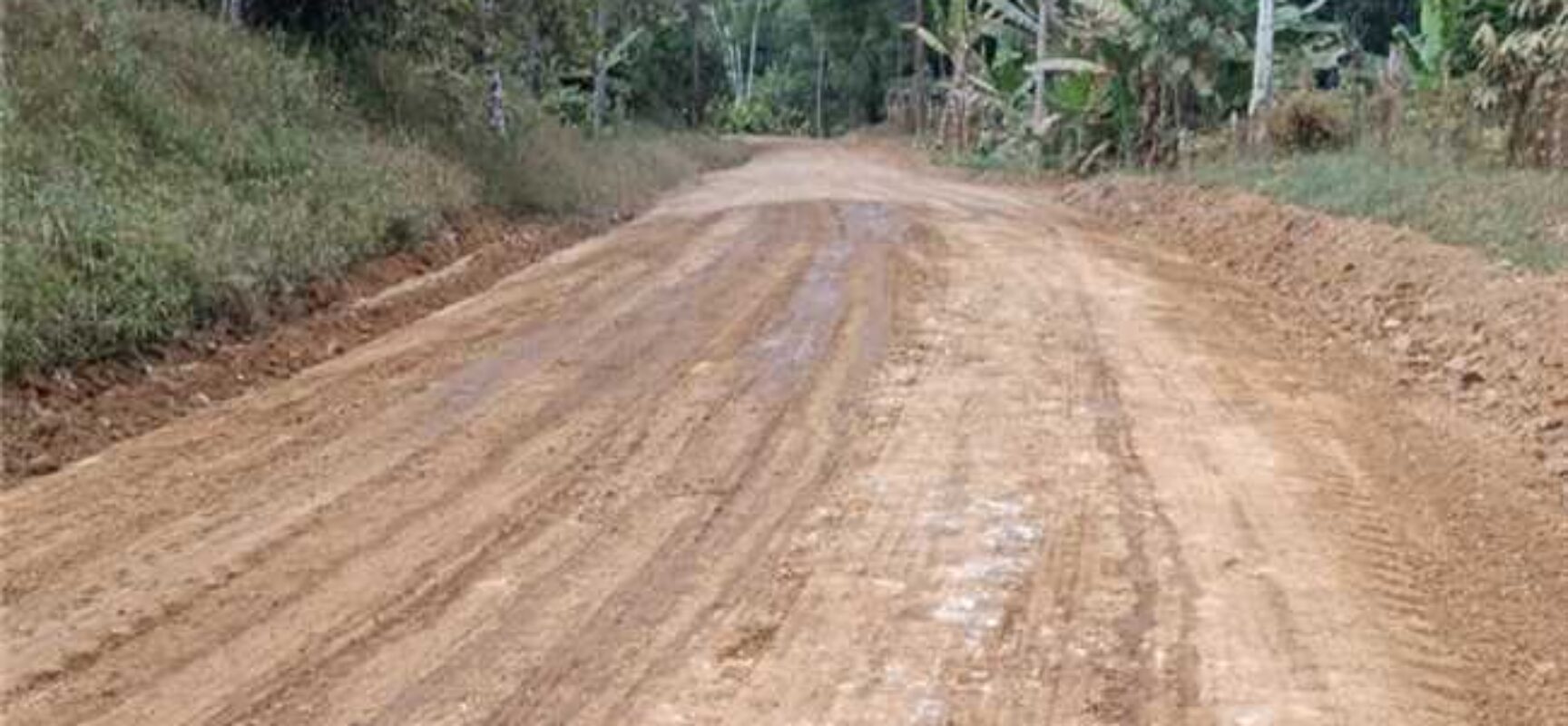 Prefeitura de Ilhéus intensifica ações nos distritos com melhorias em estradas e coleta de lixo