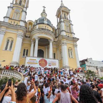 Prefeito Valderico Junior celebra Lavagem das Escadarias da Catedral de São Sebastião
