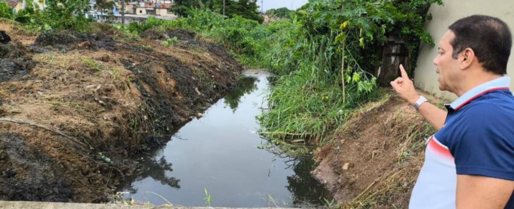*Prefeitura de Itabuna inicia a limpeza do canal do São Pedro em preventiva às chuvas*