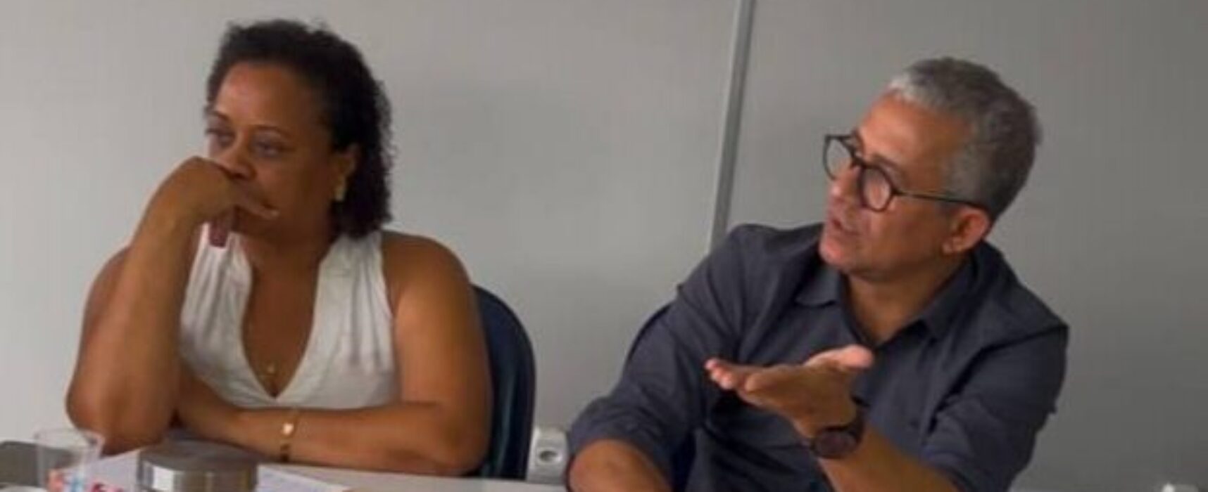 *Secretário da Educação de Itabuna participa de reunião virtual com o MEC sobre a restrição do uso de celulares em sala de aula*