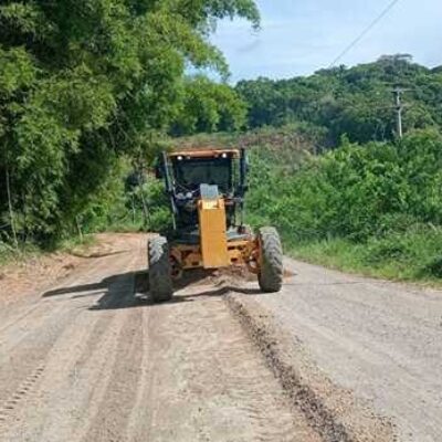 Prefeitura de Ilhéus intensifica limpeza nos distritos e revitalização de estradas