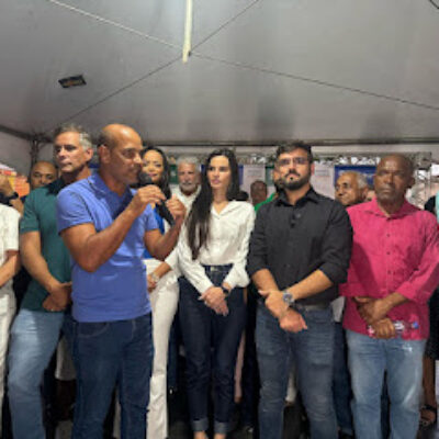 Presidente César Porto e Outras Autoridades Marcam Presença na Reinauguração da Nova Praça Cairu