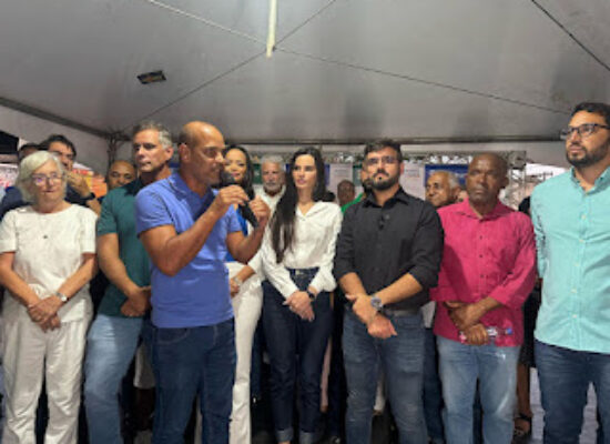 Presidente César Porto e Outras Autoridades Marcam Presença na Reinauguração da Nova Praça Cairu