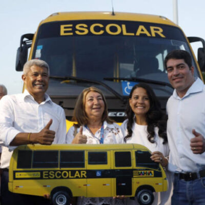 Governo do Estado amplia mobilidade de estudantes do interior com entrega de 417 ônibus escolares rurais