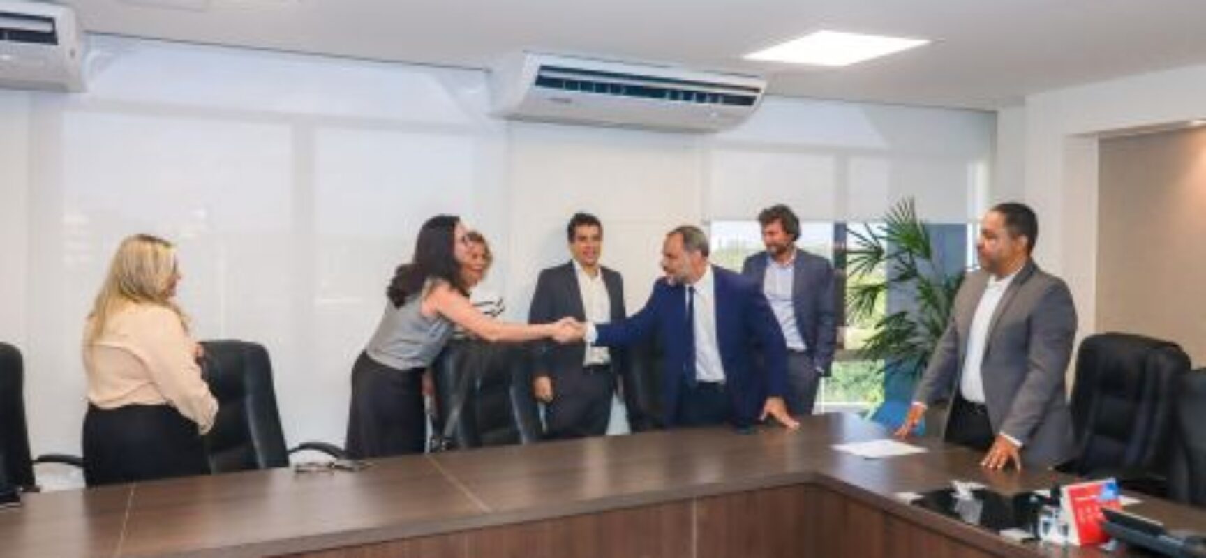 Governo da Bahia firma parceria para gerar 1.200 empregos no setor naval