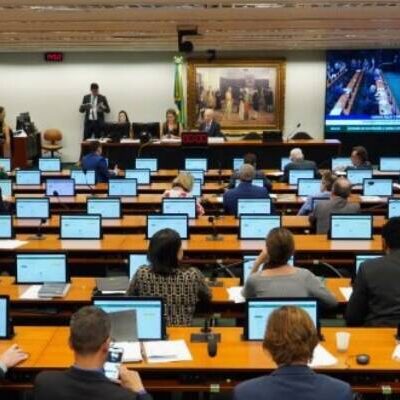 Comissões da Câmara: partidos elegem líderes e definem acordos