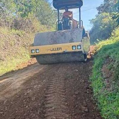 Prefeitura de Ilhéus trabalha na recuperação das estradas vicinais