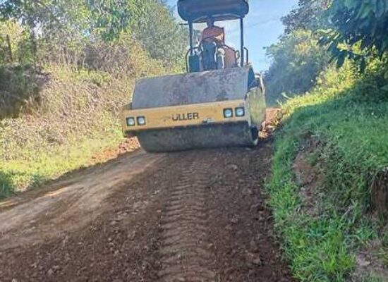 Prefeitura de Ilhéus trabalha na recuperação das estradas vicinais