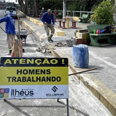 Prefeitura de Ilhéus realiza serviços de roçagem e calçamento em diversos pontos da cidade