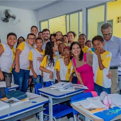 Prefeito de Ilhéus e secretária de educação visitam Escolas do município