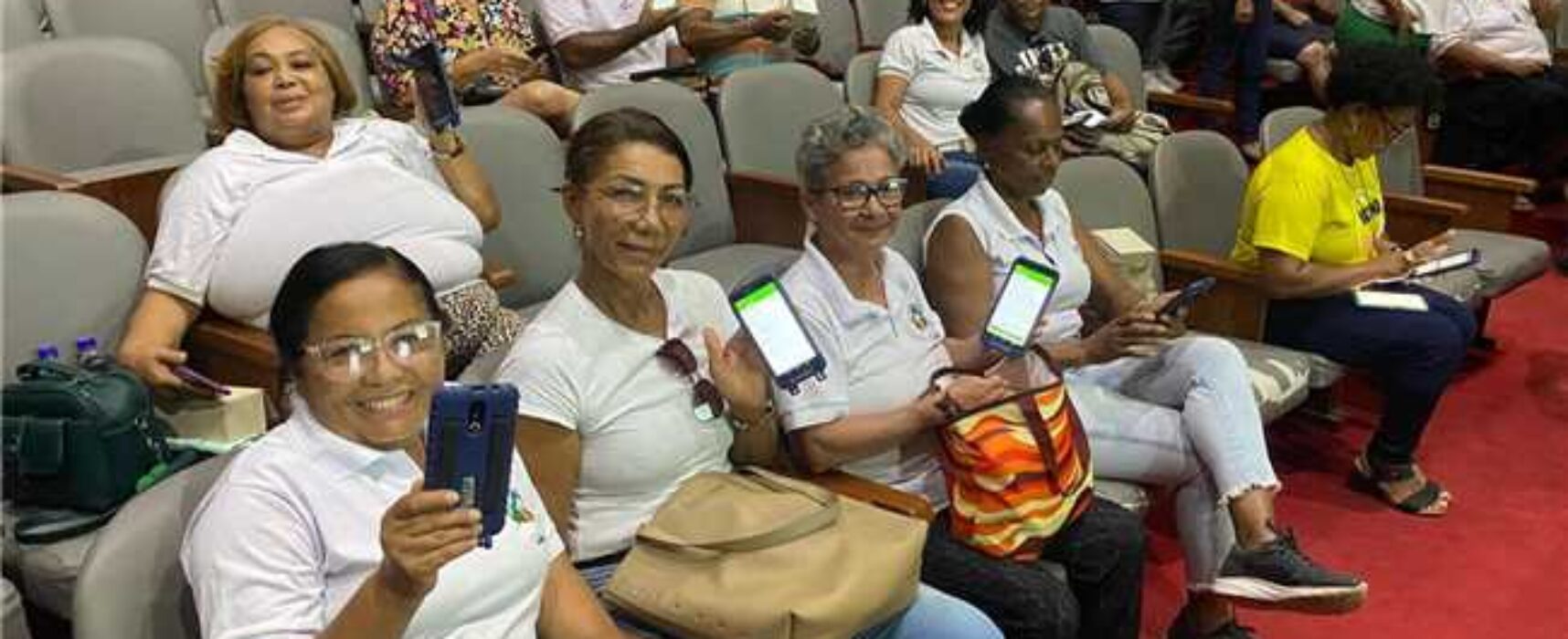 Agentes Comunitários de Saúde de Ilhéus participam de treinamento e recebem novos tablets