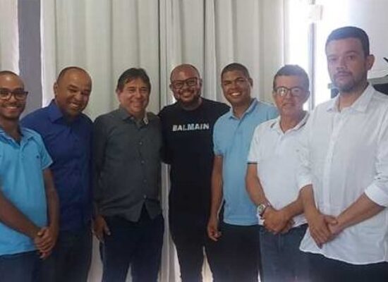 Secretaria de Desenvolvimento Econômico discute avanços para o município em reunião com vereadores