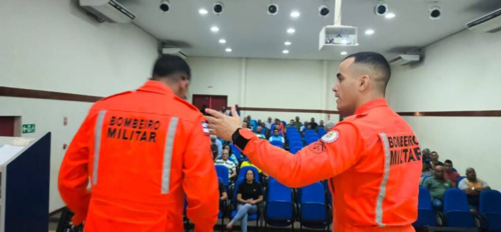 Prefeitura inicia a vistoria anual da frota de táxis em Itabuna com a capacitação dos profissionais.