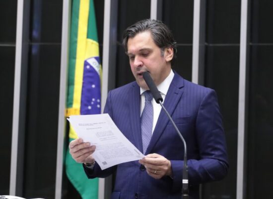 Projeto proíbe cláusula em convenção condominial que restrinja a locação de imóvel para partidos