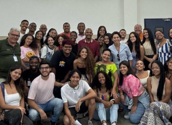 Roda de conversa com radialistas reúne alunos de Comunicação da UESC