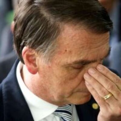 Bolsonaro nega tentativa de golpe e diz esperar por “ajuda externa”