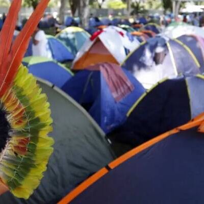 Milhares de indígenas acampam em Brasília pelo direito à terra