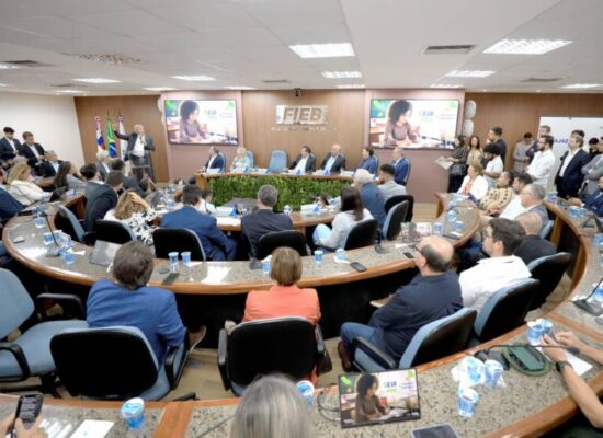 Governador e ministro do Trabalho e Emprego lançam programa nacional de qualificação profissional para a juventude