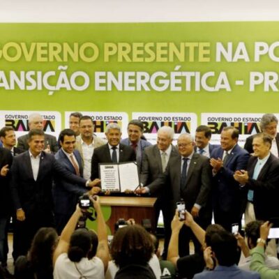 “O mundo está preocupado com isso e a Bahia não ficará para trás”, afirma Jerônimo Rodrigues ao sancionar lei estadual de transição energética
