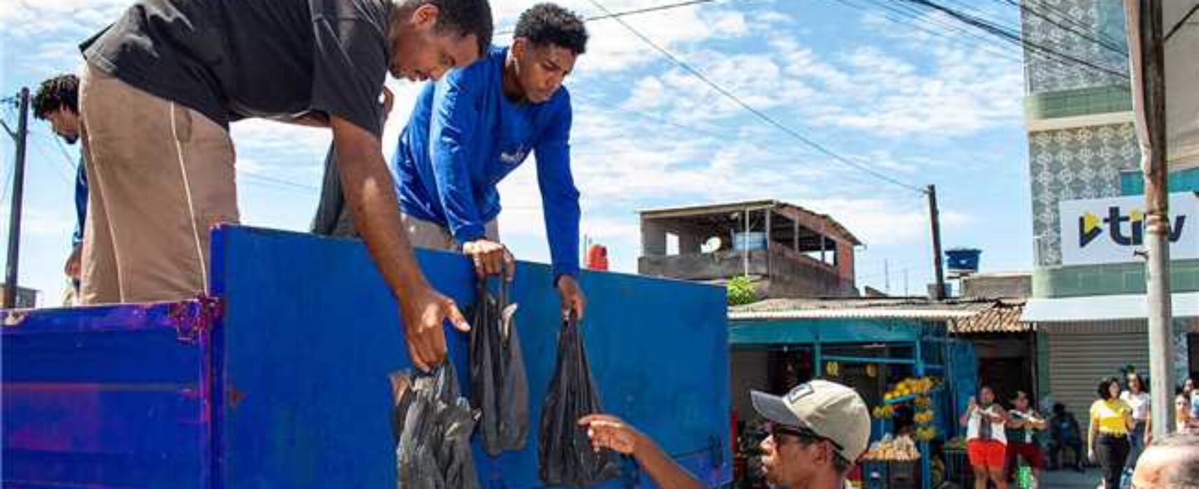 Entrega de peixes beneficia 15 mil famílias em Ilhéus