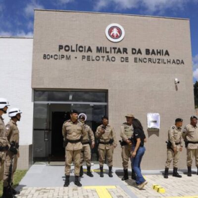 Pelotão da Polícia Militar, feira livre e campo de futebol são entregues pelo Estado em Encruzilhada; Investimentos chegam a R$ 47,9 milhões
