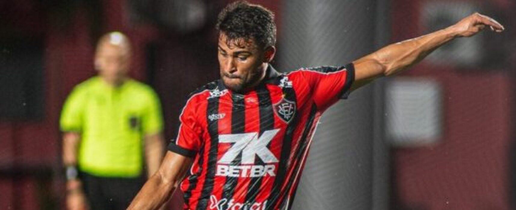 Vitória busca empate contra o Grêmio pelo Brasileiro