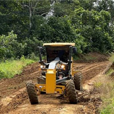 Prefeitura de Ilhéus dá continuidade à recuperação de estradas vicinais em Sapucaeira