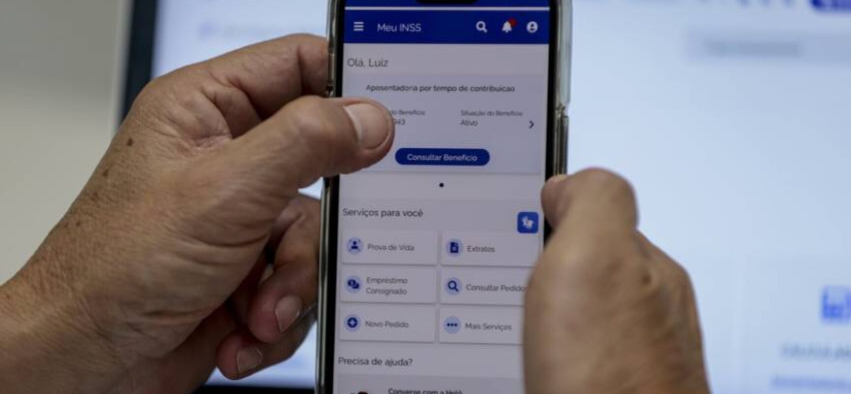 Aposentados descobrem débitos automáticos sem autorização por duas empresas alvos de processos