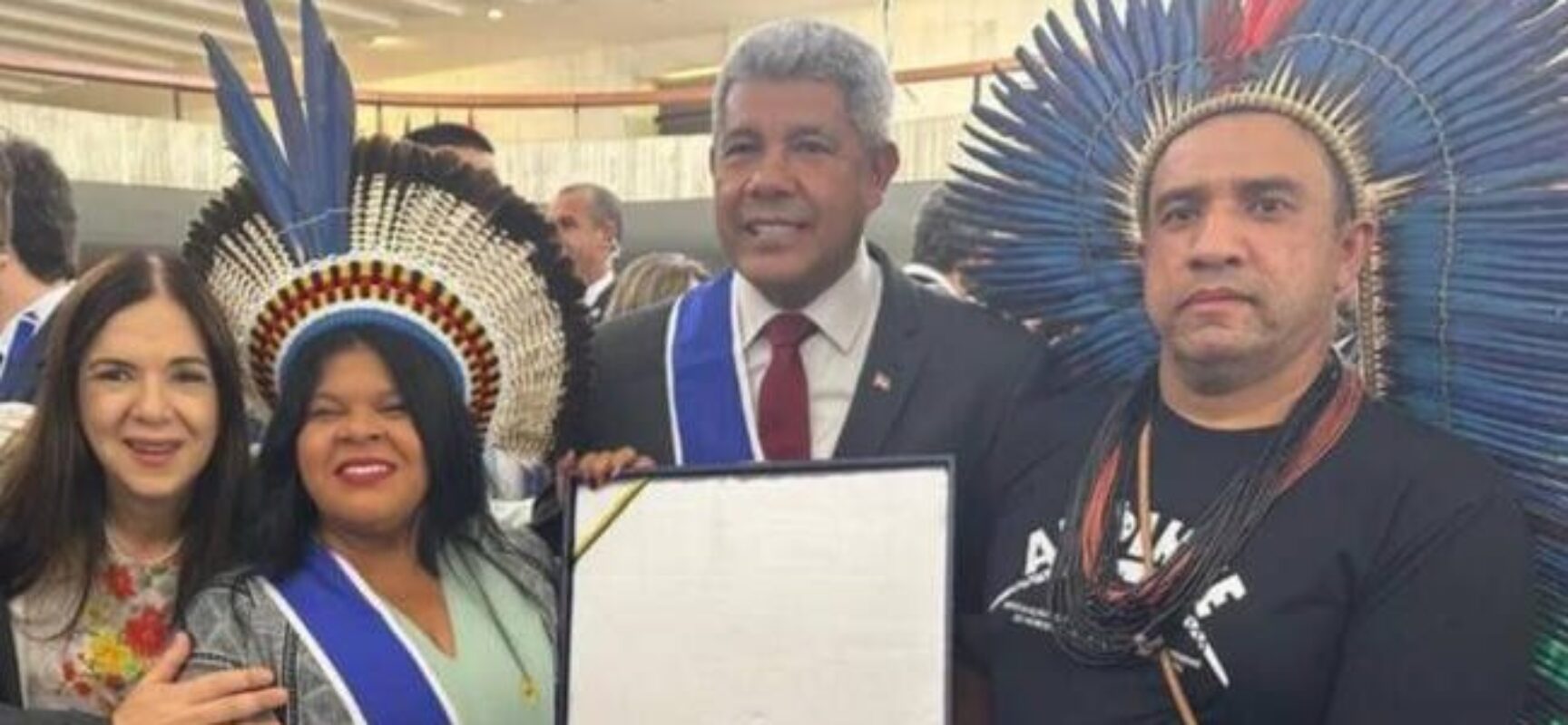 Jerônimo Rodrigues recebe maior honraria do Estado brasileiro em Brasília