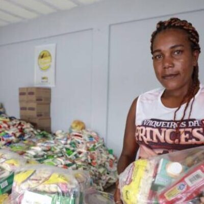PMBA entrega quatro toneladas de alimentos arrecadados na Micareta de Feira ao Programa Bahia Sem Fome