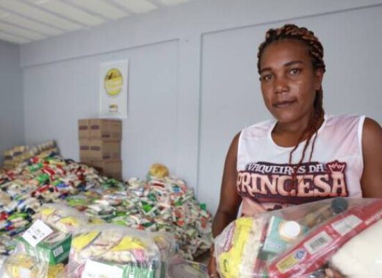 PMBA entrega quatro toneladas de alimentos arrecadados na Micareta de Feira ao Programa Bahia Sem Fome