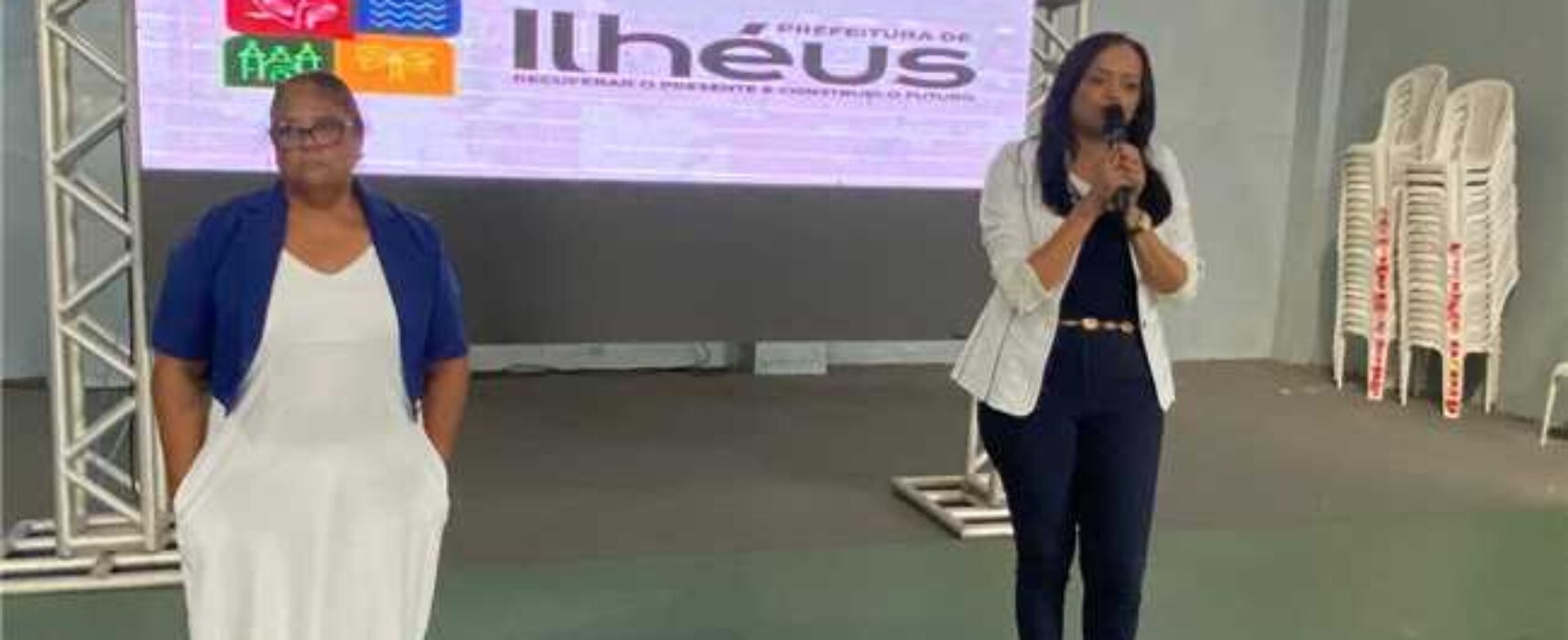 Prefeitura de Ilhéus homenageia auxiliares e técnicos de enfermagem em evento no Clube Social