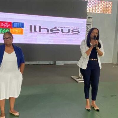 Prefeitura de Ilhéus homenageia auxiliares e técnicos de enfermagem em evento no Clube Social