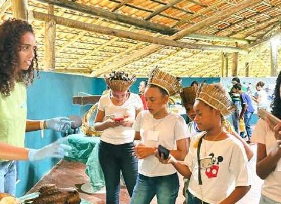 Estudantes Tupinambás visitam Museu Maramata durante a Semana Nacional dos Museus