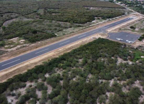 Jerônimo Rodrigues inaugura recuperação do aeródromo e do trecho da BA-351 em Buritirama