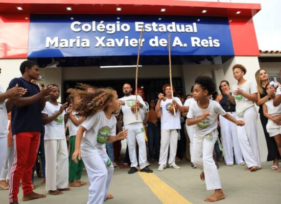 Entregas do Estado em Presidente Tancredo Neves destacam projetos para a educação e infraestrutura para o município