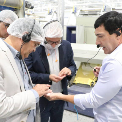 Empresa do ramo têxtil amplia e inova em Feira de Santana com incentivo do Governo do Estado