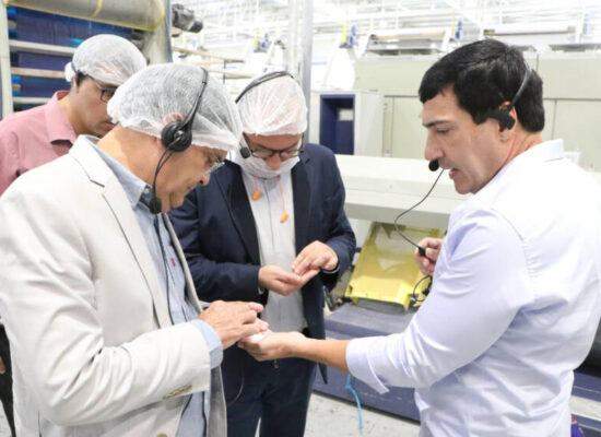 Empresa do ramo têxtil amplia e inova em Feira de Santana com incentivo do Governo do Estado