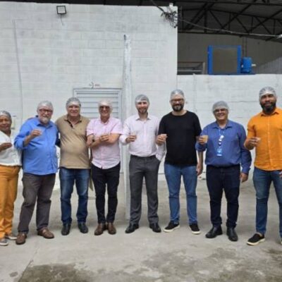 Comitiva de secretários municipais e vice-prefeito de Itabuna visitam fábrica de polpas de frutas recém-instalada