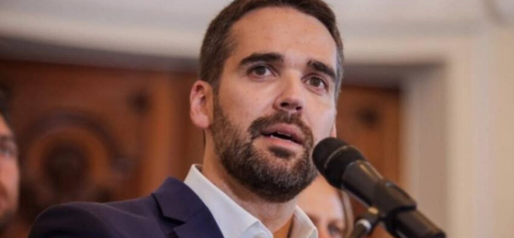 Eduardo Leite confirma pré-candidatura à Presidência em 2026 pelo PSD