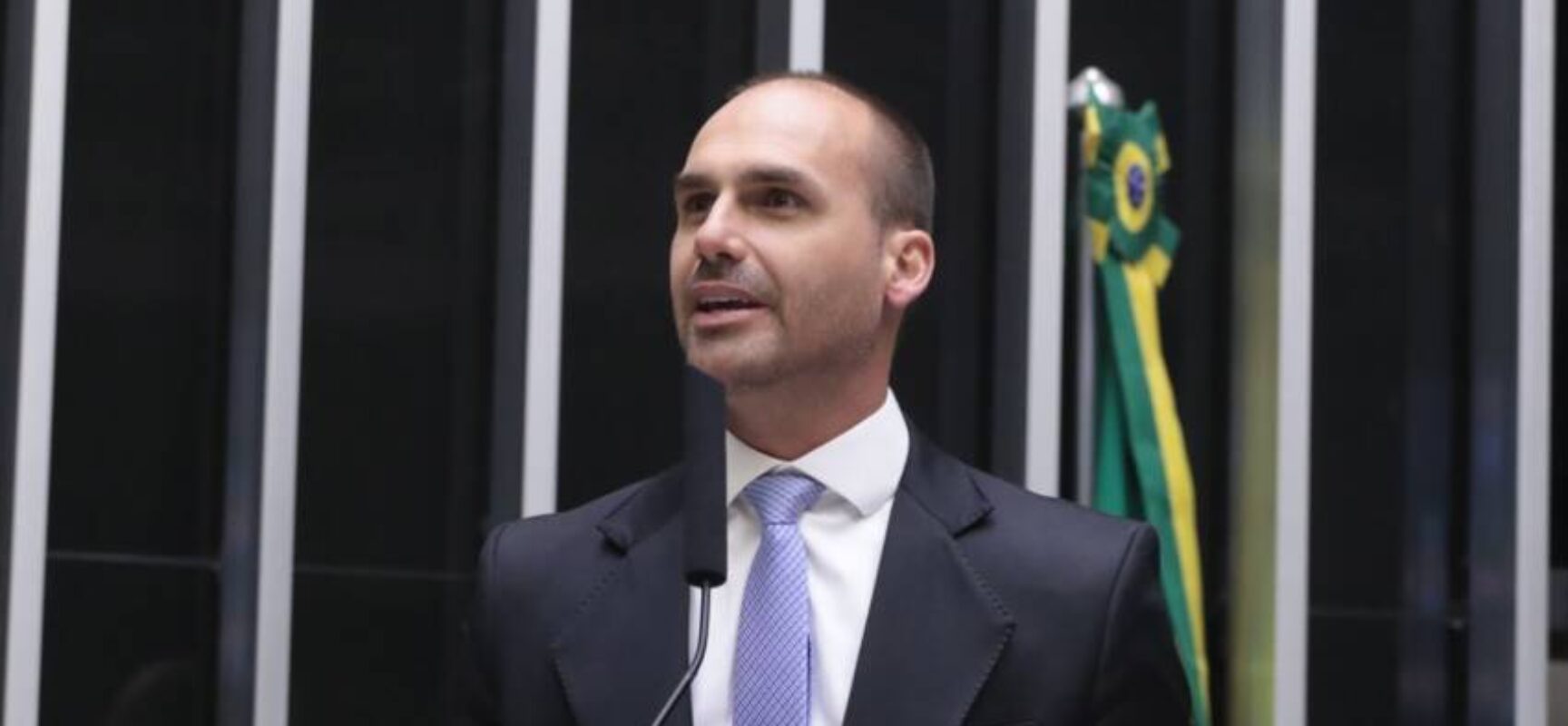 Eduardo Bolsonaro não é localizado pela PF para ser notificado sobre inquérito