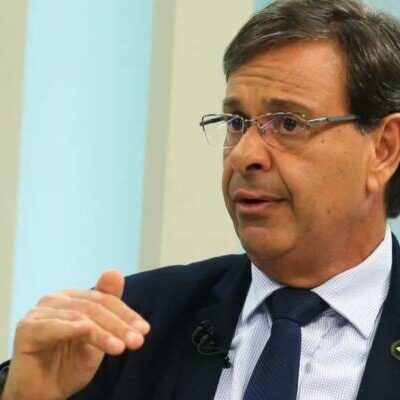 Ex-ministro esteve com Bolsonaro horas antes de ser preso pela PF