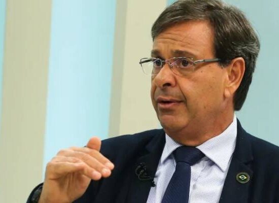 Ex-ministro esteve com Bolsonaro horas antes de ser preso pela PF