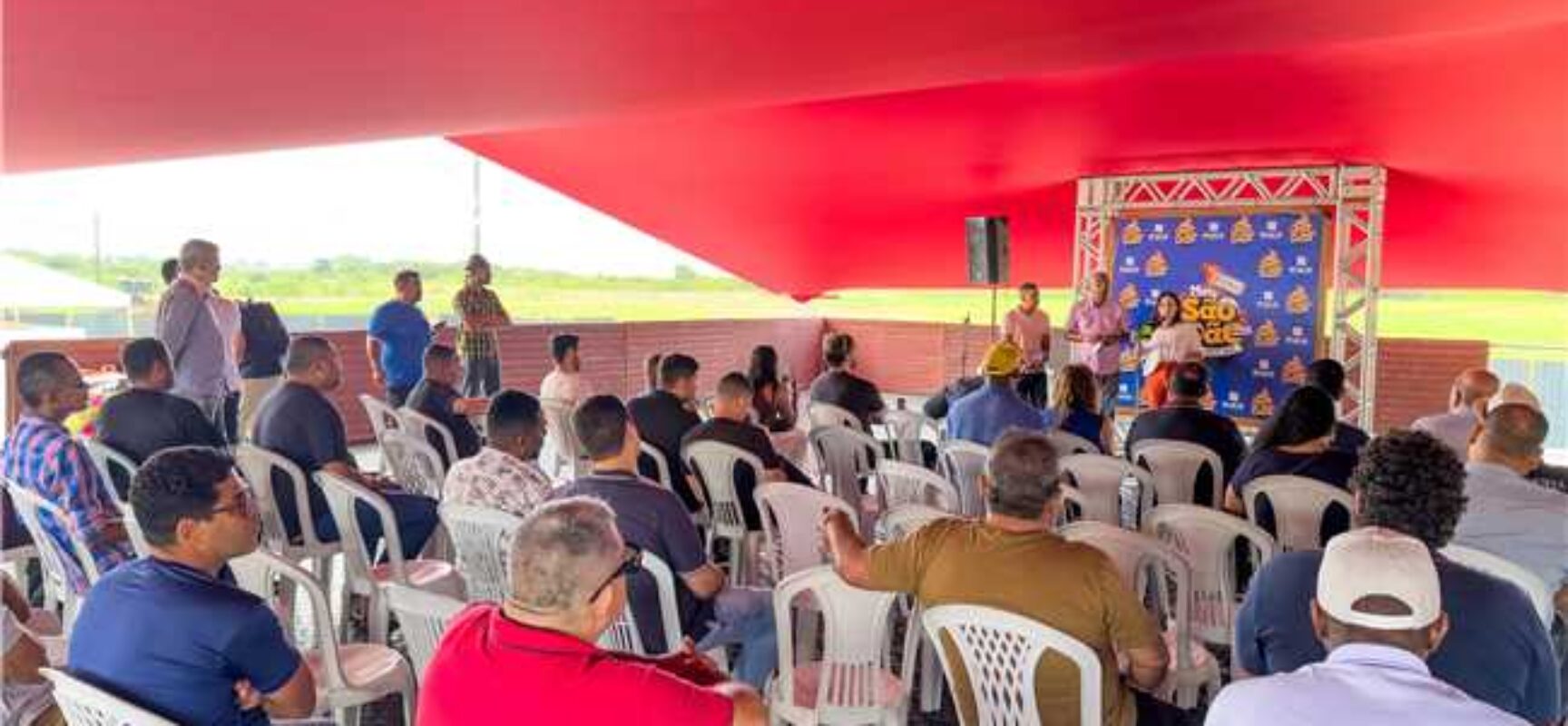 Reunião entre Prefeitura de Ilhéus e imprensa alinha cobertura do Meu São João Amado