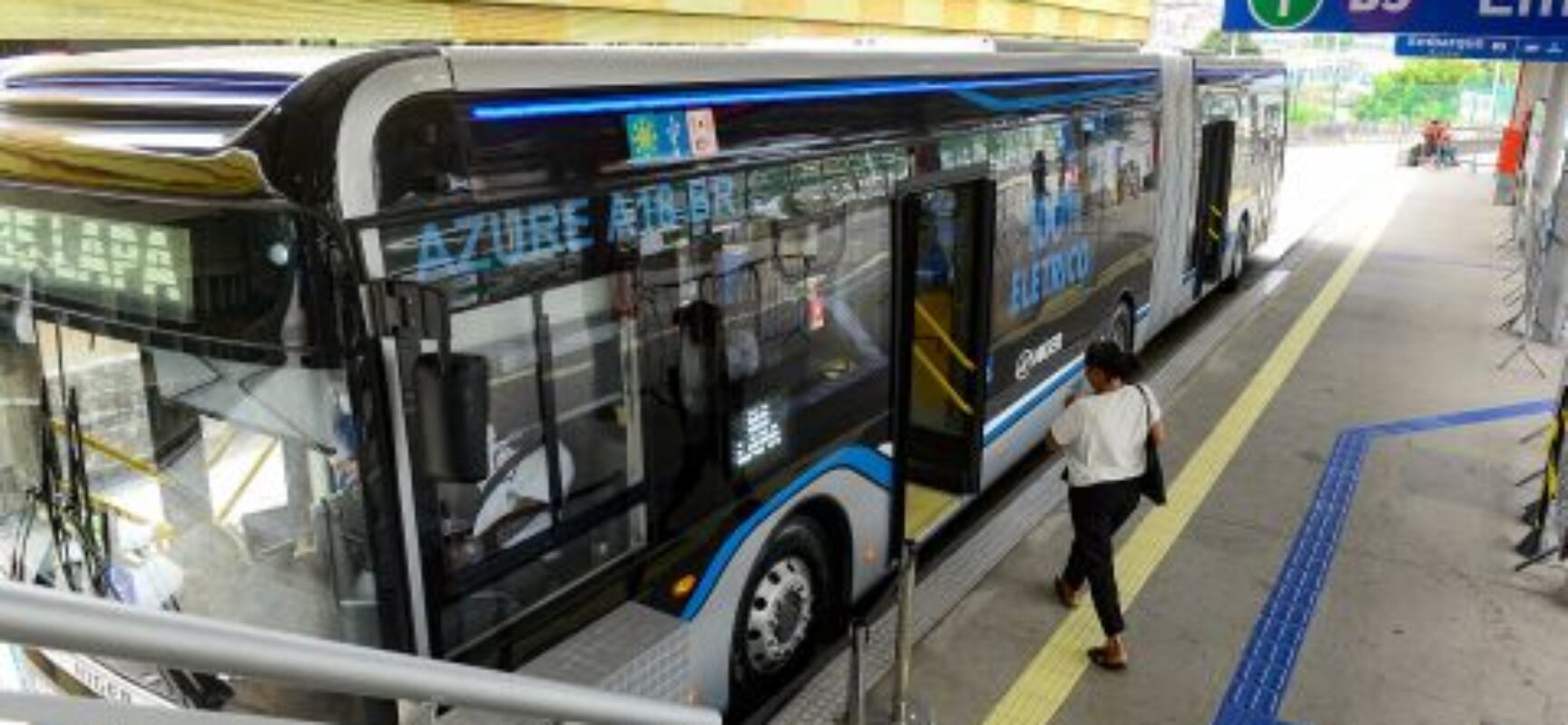 Salvador testa novos ônibus elétricos em linhas regulares
