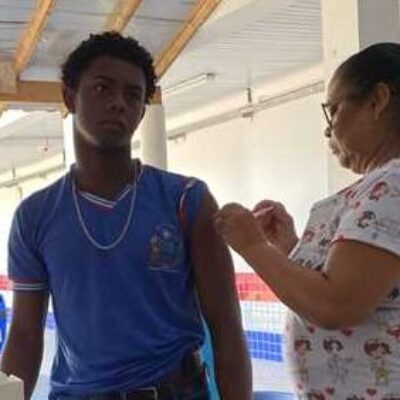 Vacinação nas Escolas mobiliza Ilhéus e atualiza caderneta de quase 2 mil estudantes