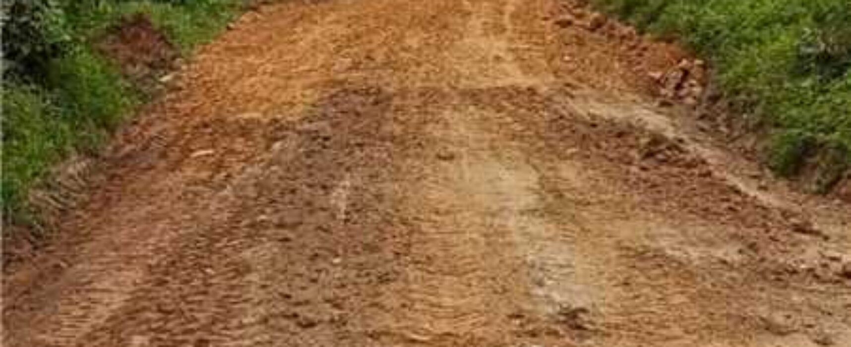 Prefeitura de Ilhéus avança na recuperação da estrada Campinhos-Vila Olímpio